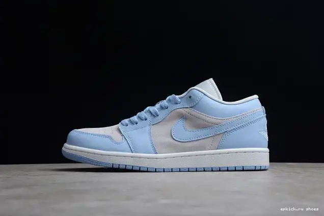 Cheap Blue University DC0774-050 Low Jordan (W) 1 0516